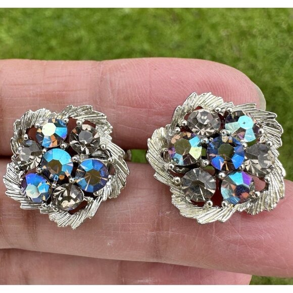 VTG Lisner Bloom Flower Earrings 0.75" Blue Aurora Borealis Crystals Signed MCM - Picture 1 of 7